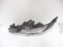 Laden Sie das Bild in den Galerie-Viewer, Frontscheinwerfer Mitsubishi Eclipse Cross LED Ein Stück (Rechts oder Links)