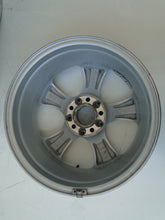 Laden Sie das Bild in den Galerie-Viewer, 1x Alufelge 16 Zoll 6.0&quot; 5x112 46ET Silber A1694011002 Mercedes-Benz Rim Wheel