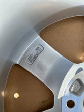 Load image into Gallery viewer, 1x Alufelge 17 Zoll 7.5" 5x112 56ET Silber 8P0601025C Audi A3 Rim Wheel FEL2177814307zh