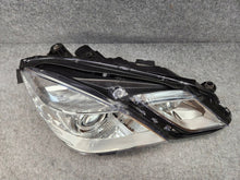 Laden Sie das Bild in den Galerie-Viewer, Frontscheinwerfer Mercedes-Benz W212 A2128202059SCZ Xenon Rechts Headlight SCH2656000499ro
