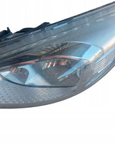 Laden Sie das Bild in den Galerie-Viewer, Frontscheinwerfer Ford Focus F1EB13W029AB Ein Stück (Rechts oder Links) SCH7066166286ix