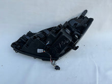 Load image into Gallery viewer, Frontscheinwerfer Toyota Yaris Golf III VII Ein Stück (Rechts oder Links)