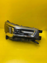 Laden Sie das Bild in den Galerie-Viewer, Frontscheinwerfer Toyota Hilux VIII LED Rechts Scheinwerfer Headlight SCH8199544785pz