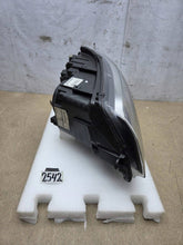 Laden Sie das Bild in den Galerie-Viewer, Frontscheinwerfer VW Transporter Caravelle 7E1941015T Links Headlight SCH4950433655ue
