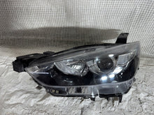Laden Sie das Bild in den Galerie-Viewer, Frontscheinwerfer Mazda Cx3 D10E-51040 Links Scheinwerfer Headlight