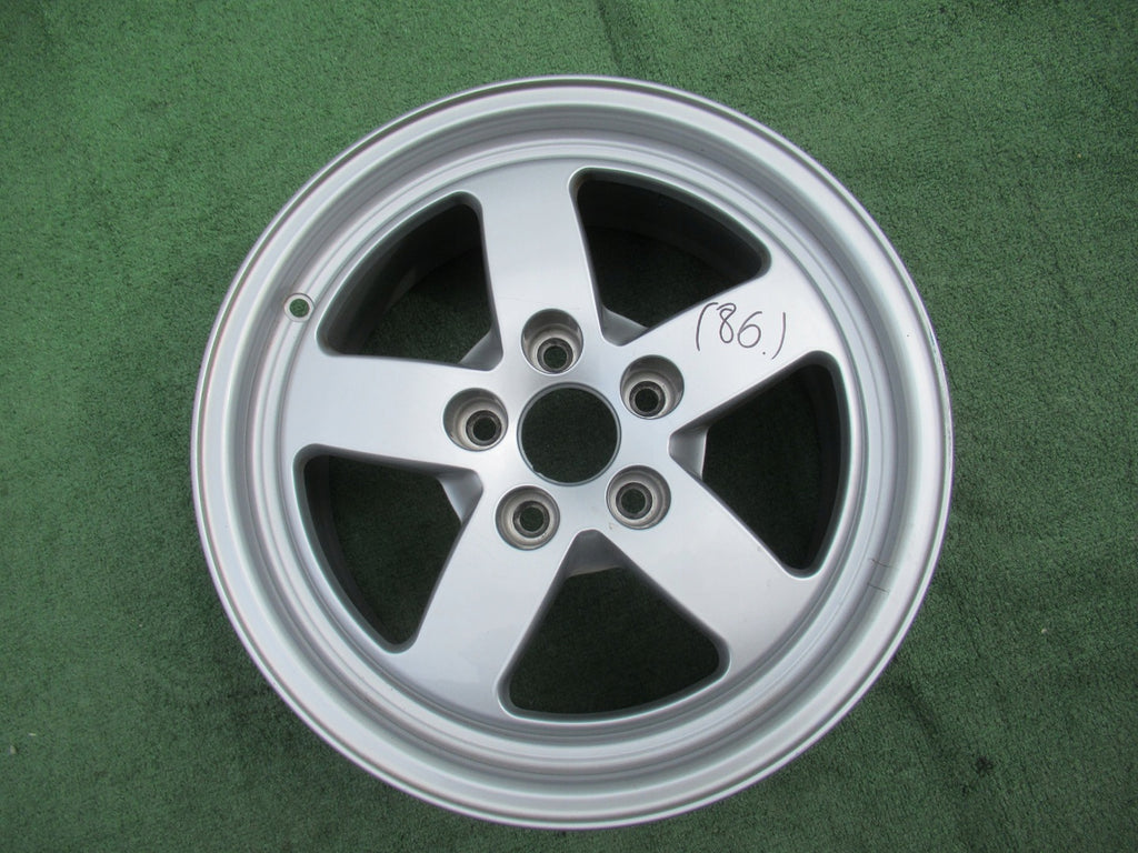 1x Alufelge 16 Zoll 7.0" 5x112 35ET Silber 8W0601025 Audi A4 B9 Rim Wheel