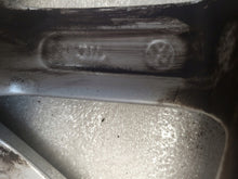 Load image into Gallery viewer, 1x Alufelge 15 Zoll 6.0" 5x100 40ET Glanz Silber 6C0601025M VW Polo Rim Wheel FEL8064732789id