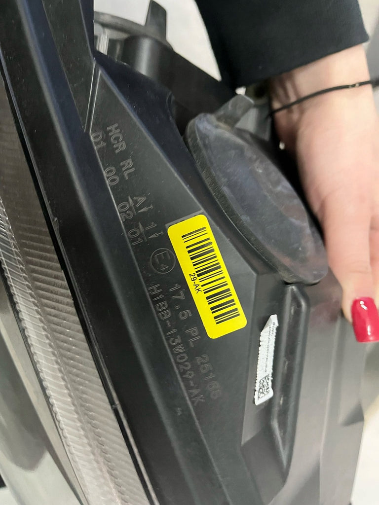 Frontscheinwerfer Ford Fiesta I H1BB13W030AD H1BB13W029AK Rechts oder Links SCH3539993525vi