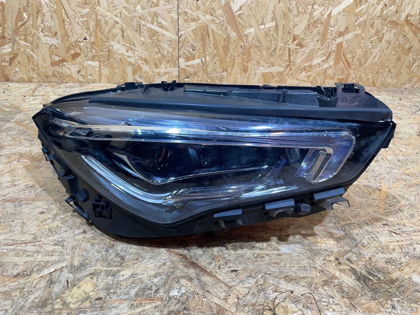 Frontscheinwerfer Mercedes-Benz Cla X118 A1189067001 Rechts Headlight SCH2046467649hn