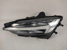Load image into Gallery viewer, Frontscheinwerfer Volvo V60 II S60 III Full LED Ein Stück (Rechts oder Links) SCH3511002999fy
