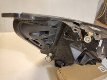 Laden Sie das Bild in den Galerie-Viewer, Frontscheinwerfer Ford Focus JX7B13E015CE 000201175L19287 Links Headlight SCH3738620972ya