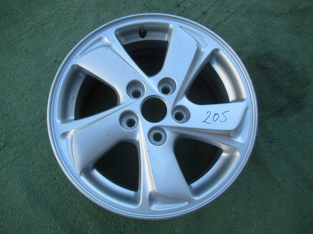 1x Alufelge 16 Zoll 6.5" 5x114.3 45ET Glanz Silber 529102Y100 Hyundai Ix35