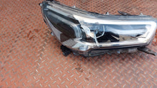 Load image into Gallery viewer, Frontscheinwerfer Toyota Hilux VIII 81110-0KP41 1EJ-923363-040A LED Rechts SCH6354284463iq