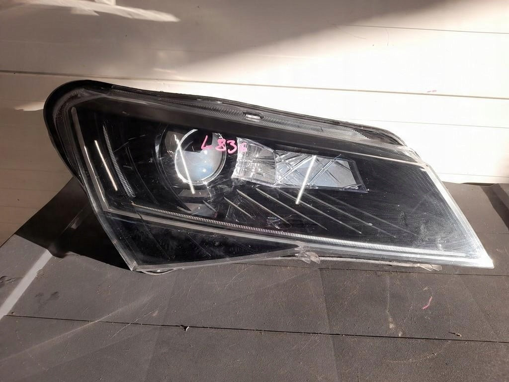 Frontscheinwerfer Skoda Superb III 1ZS01193946 Rechts Scheinwerfer Headlight