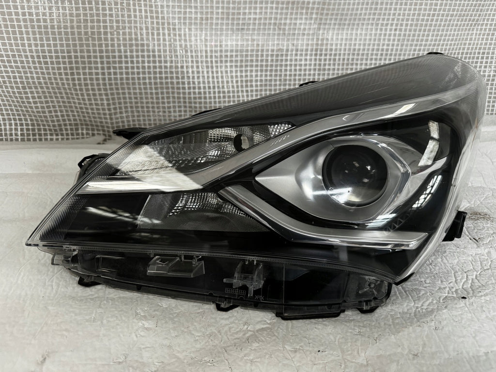 Frontscheinwerfer Toyota Yaris Links Scheinwerfer Headlight