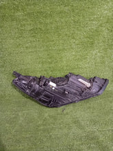 Load image into Gallery viewer, Frontscheinwerfer Hyundai Tucson CSC28352 Links Scheinwerfer Headlight SCH5630498965ex