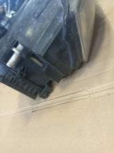 Laden Sie das Bild in den Galerie-Viewer, Frontscheinwerfer VW Passat 89315530 4L0907391 Links Scheinwerfer Headlight SCH2667510309qf