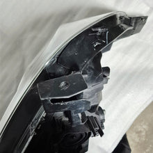 Laden Sie das Bild in den Galerie-Viewer, Frontscheinwerfer Honda Crv FALSE Scheinwerfer Headlight SCH9597241943eo