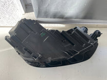 Load image into Gallery viewer, Frontscheinwerfer Audi A4 B9 8W0841011 LED Ein Stück (Rechts oder Links)