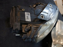 Laden Sie das Bild in den Galerie-Viewer, Frontscheinwerfer VW Passat 3C0941752K 3C0941751 FALSE Scheinwerfer Headlight SCH2668647754va