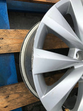 Laden Sie das Bild in den Galerie-Viewer, 1x Alufelge 16 Zoll 658601025K Skoda Scala Rim Wheel FEL8279807175yq