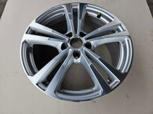 Laden Sie das Bild in den Galerie-Viewer, 1x Alufelge 18 Zoll 7.5" 5x112 51ET 8V0601025BL Audi A3 Rim Wheel FEL9307718869dr