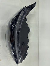 Load image into Gallery viewer, Frontscheinwerfer Kia Stonic 92102-H8 00243646 Full LED Rechts Headlight