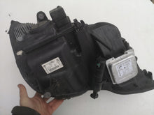 Laden Sie das Bild in den Galerie-Viewer, Frontscheinwerfer Mercedes-Benz W212 2128204961 Ein Stück (Rechts oder Links) SCH5497352246cw