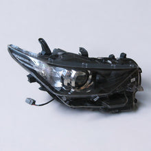 Laden Sie das Bild in den Galerie-Viewer, Frontscheinwerfer Toyota Auris 81110-02K30 90070909 LED Rechts Headlight