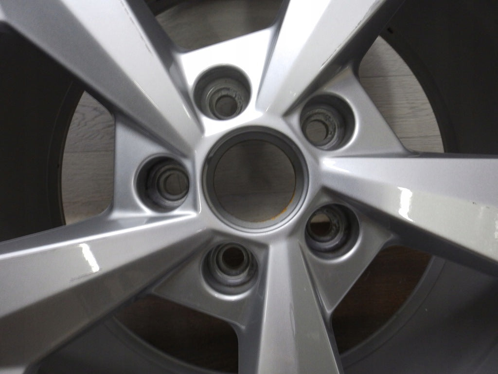 1x Alufelge 18 Zoll 8.0" 5x112 46ET Glanz Silber 8Y0601025J Audi A3 Rim Wheel FEL8656167089vy