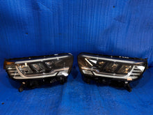 Load image into Gallery viewer, Frontscheinwerfer Renault Kangoo 260608525R 260103264R Ein Satz Headlight SCH3794325054im