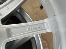 Load image into Gallery viewer, 1x Alufelge 18 Zoll 8.5&quot; 5x112 50ET Glanz Silber 8S0601025C Audi Rim Wheel