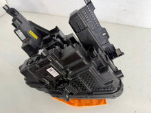 Laden Sie das Bild in den Galerie-Viewer, Frontscheinwerfer Skoda Enyaq IV 5LB941035A Links Scheinwerfer Headlight SCH1376350362jp