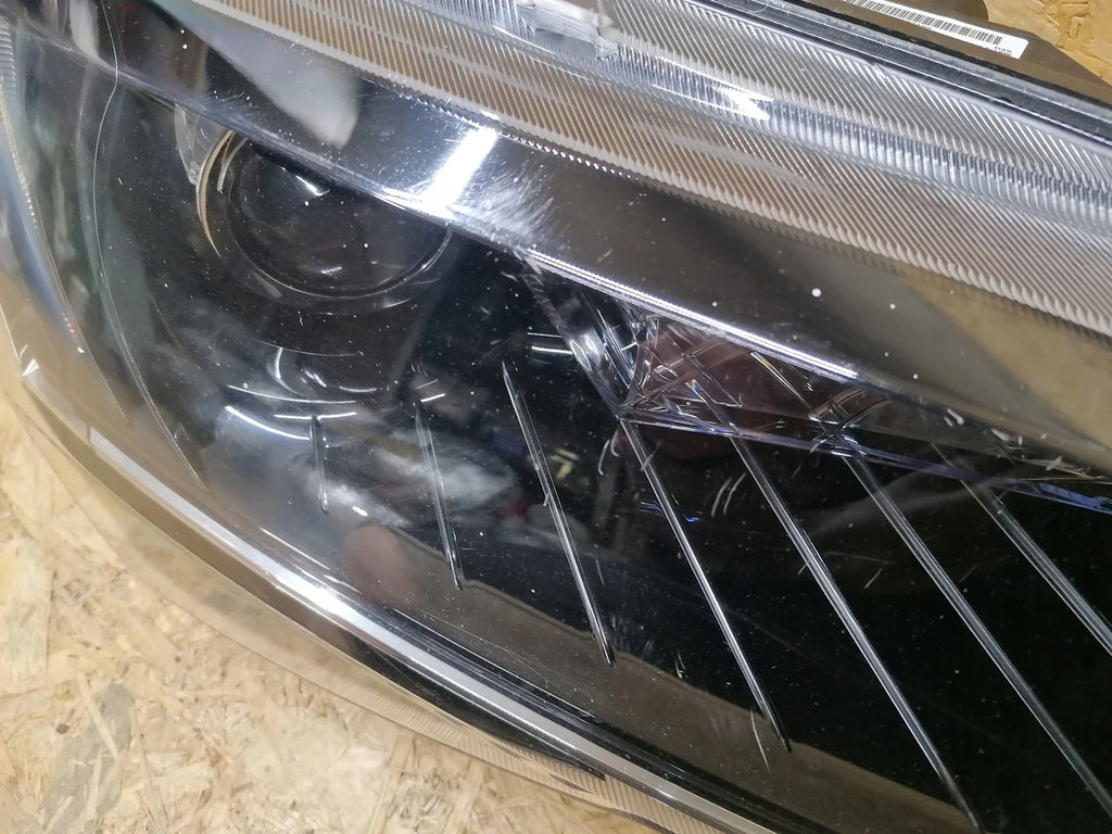 Frontscheinwerfer Skoda Superb III 3V1941016A Xenon Rechts Headlight