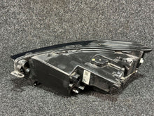 Laden Sie das Bild in den Galerie-Viewer, Frontscheinwerfer Seat Tarraco 5FJ941008J Rechts Scheinwerfer Headlight SCH6950507685it