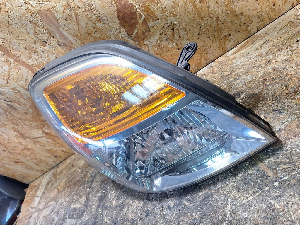 Frontscheinwerfer Hyundai H1 Starex VAY4677 Rechts Scheinwerfer Headlight SCH1090830482dd