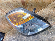 Load image into Gallery viewer, Frontscheinwerfer Hyundai H1 Starex VAY4677 Rechts Scheinwerfer Headlight SCH1090830482dd