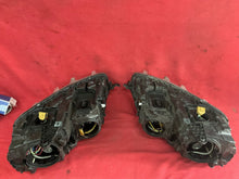Laden Sie das Bild in den Galerie-Viewer, Frontscheinwerfer Skoda Octavia III 5E1941016B 5E1941015B Xenon Ein Satz SCH1531620766mg