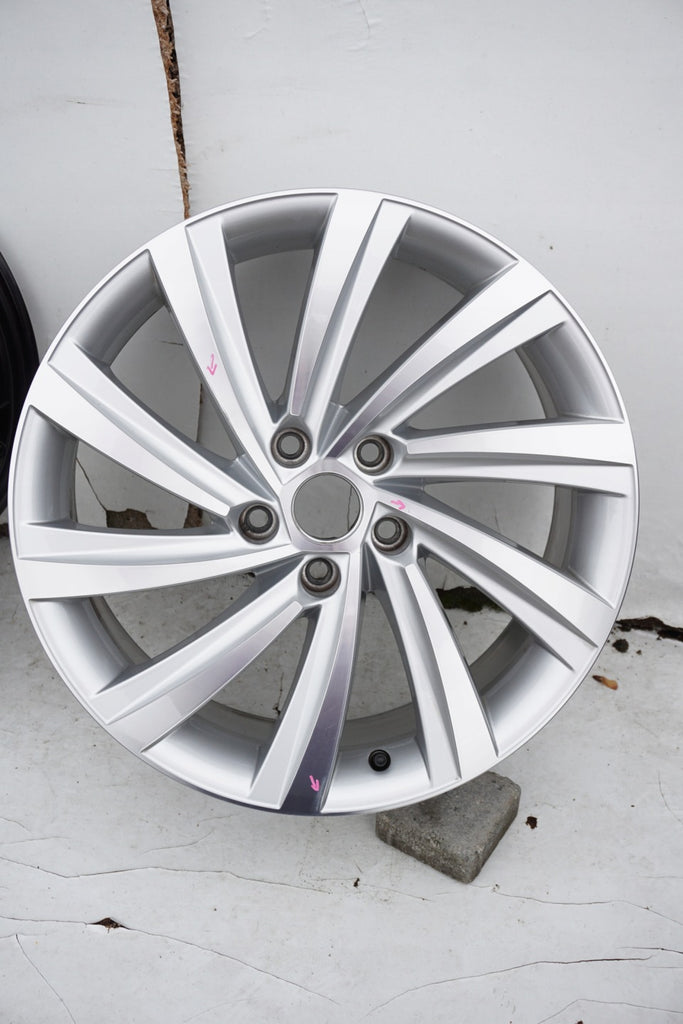 1x Alufelge 18 Zoll 7.5" 5x112 48ET Glanz 5E3601025AG Mg Octavia Iv Rim Wheel FEL4936604544bp
