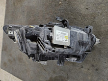 Laden Sie das Bild in den Galerie-Viewer, Frontscheinwerfer BMW 1 F21 F20 7296914 7229677 Xenon Rechts oder Links SCH6214237640le