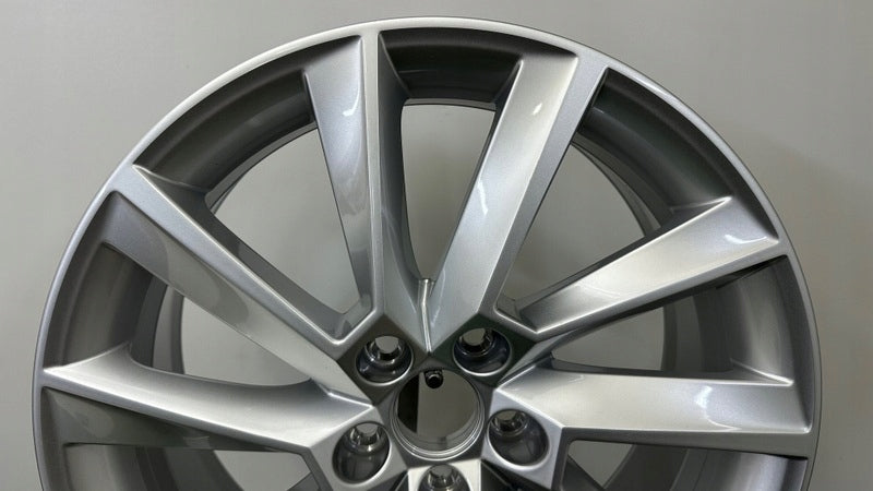 1x Alufelge 17 Zoll 6.5" 5x100 40ET Glanz Silber 657601025D Skoda Scala Kamiq I FEL5288702868xb