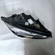 Laden Sie das Bild in den Galerie-Viewer, Frontscheinwerfer Mercedes-Benz W247 A2479061404 Full LED Rechts Headlight SCH5625004125gr