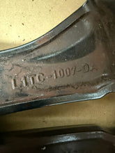 Laden Sie das Bild in den Galerie-Viewer, 1x Alufelge 17 Zoll 7.0&quot; 5x108 47 5ET Glanz L1TC-1007-DA Ford Puma Rim Wheel