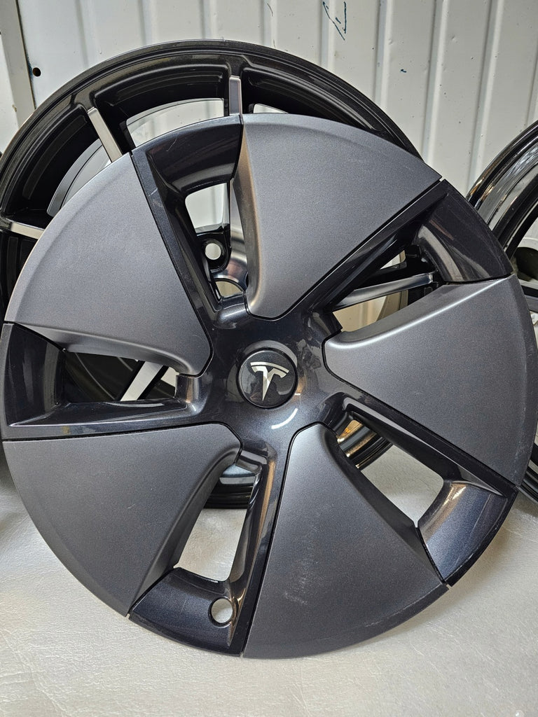 4x Alufelge 18 Zoll 8.5" 5x114.3 40ET Glanz Graphit 1044261-00-A Tesla 3 FEL2009294477eb
