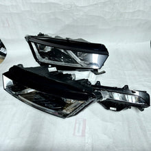 Laden Sie das Bild in den Galerie-Viewer, Frontscheinwerfer Skoda Octavia IV 5E4941016 Full LED Ein Satz Headlight SCH7907698306ge