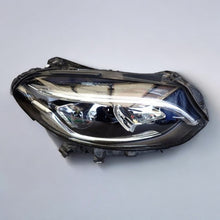 Laden Sie das Bild in den Galerie-Viewer, Frontscheinwerfer Mercedes-Benz W246 A2469067001 LED Rechts Headlight