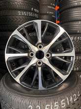 Load image into Gallery viewer, 1x Alufelge 15 Zoll 5.0" 4x100 39ET Glanz Schwarz 426110DJ10 Toyota Aygo FEL5010872398wi