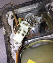 Laden Sie das Bild in den Galerie-Viewer, Frontscheinwerfer Mercedes-Benz W116 1305543050 Links Scheinwerfer Headlight