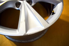 Load image into Gallery viewer, 1x Alufelge 17 Zoll 7.5&quot; 5x112 46ET Glanz Silber 5FA601025 Seat Leon Rim Wheel