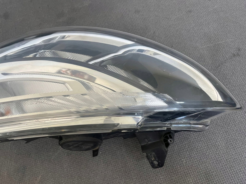 Frontscheinwerfer Renault Clio IV Hatchback 0104639990001033633362 Links SCH3806066133ze